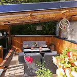 Upland-flair Blumenwiese Mit Einzigartigem Berggarten Im Zentrum!