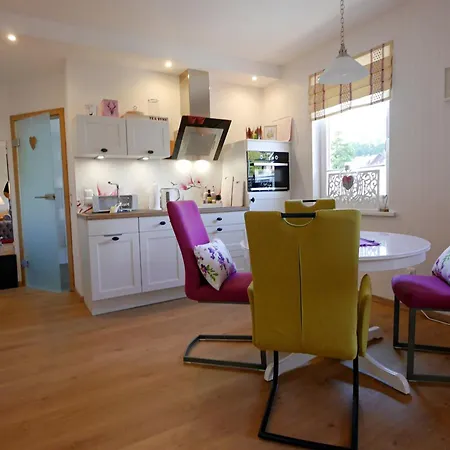 Upland-flair Blumenwiese Im Zentrum! Appartement