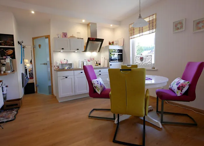 Upland-flair Blumenwiese Im Zentrum! 아파트